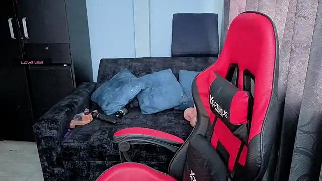 Snapshot of charlotee_lovee69 chatting on 25, 10, 2025 charlotee lovee69 online show from 25, 10, 2025