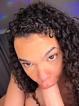 Snapshot of naomikandra chatting on 2, 12, 2025 naomikandra online show from 2, 12, 2025