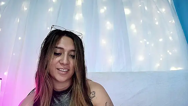 Natasha Wilde  online show from 13, 12, 2024