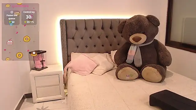 Nicols66 online show from 10, 2, 2025