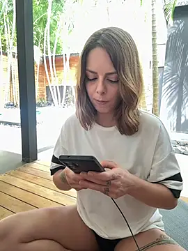 Snapshot of Mia_Railey chatting on 24, 5, 2026 Mia Railey online show from 24, 5, 2026