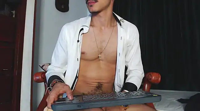 Snapshot of HomeAloneK chatting on 8, 2, 2025 HomeAloneK online show from 8, 2, 2025