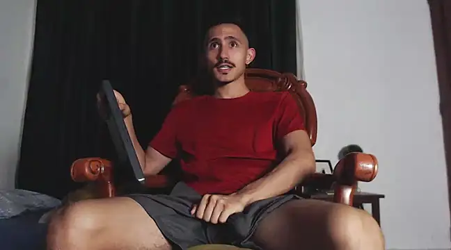 Snapshot of HomeAloneK chatting on 24, 2, 2025 HomeAloneK online show from 24, 2, 2025