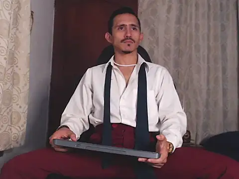 Snapshot of HomeAloneK chatting on 2, 10, 2025 HomeAloneK online show from 2, 10, 2025