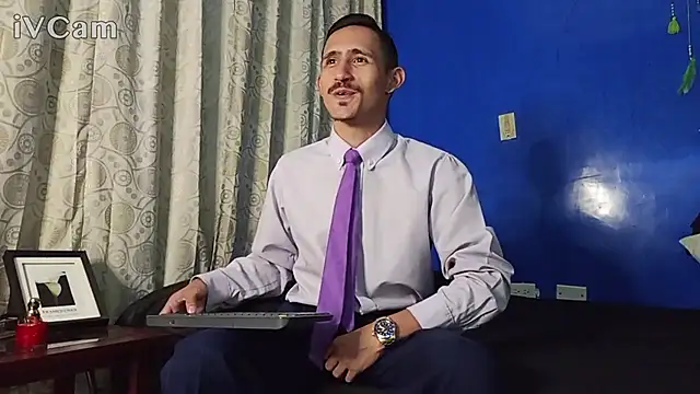 Snapshot of HomeAloneK chatting on 13, 11, 2025 HomeAloneK online show from 13, 11, 2025