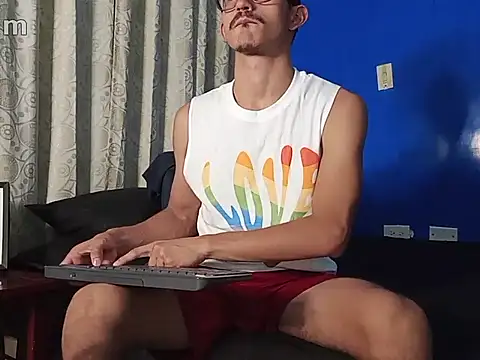 Snapshot of HomeAloneK chatting on 16, 11, 2025 HomeAloneK online show from 16, 11, 2025