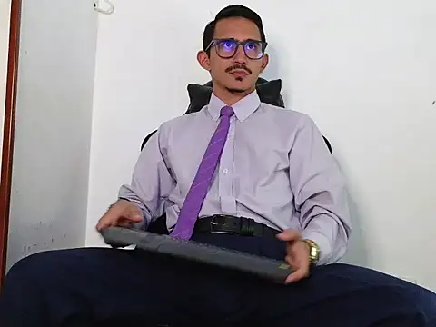 Snapshot of HomeAloneK chatting on 15, 1, 2026 HomeAloneK online show from 15, 1, 2026