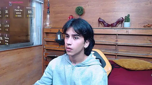 Snapshot of alex_477 chatting on 8, 7, 2026 alex 477 online show from 8, 7, 2026