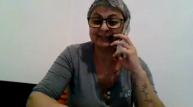 roseblak42 online show from 10, 3, 2025