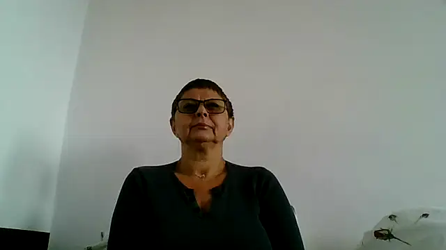 roseblak42 online show from 2, 10, 2025