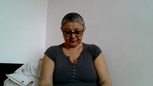 roseblak42 online show from 8, 4, 2026