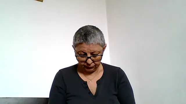 Snapshot of roseblak42 chatting on 22, 4, 2026 roseblak42 online show from 22, 4, 2026