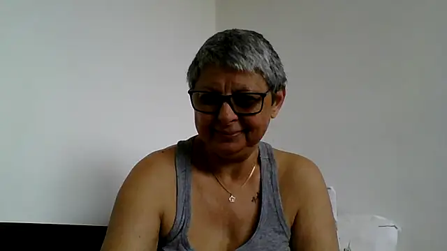Snapshot of roseblak42 chatting on 24, 5, 2026 roseblak42 online show from 24, 5, 2026