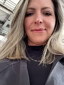  Abril-Office1 online show from 8, 1, 2025