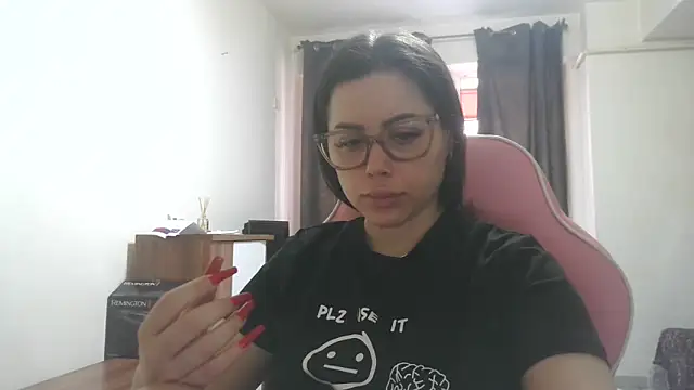 LovelyJulliette online show from 1, 6, 2026