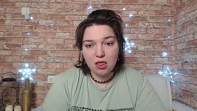 Amelia Kiss  online show from 28, 2, 2025