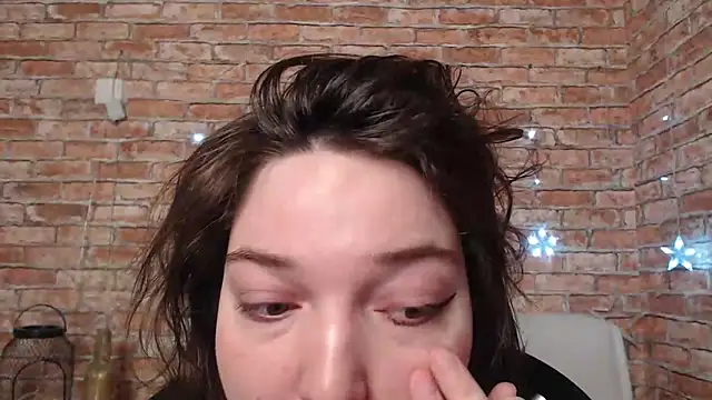 Amelia Kiss  online show from 4, 3, 2025