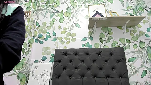 atilanadiaz7 online show from 10, 3, 2025