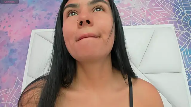 atilanadiaz7 online show from 17, 9, 2025