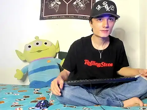 Snapshot of eeaa01 chatting on 25, 11, 2025 eeaa01 online show from 25, 11, 2025