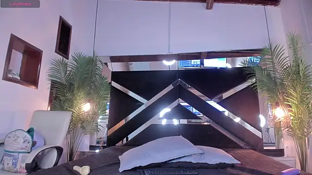 emily-fox online show from 20, 2, 2025