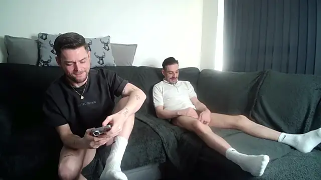 twotwinkhusbandss online show from 24, 4, 2026