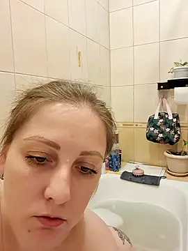 Sakura Green online show from 10, 1, 2025