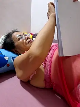 Snapshot of Hotestlove chatting on 29, 9, 2025 Hotestlove online show from 29, 9, 2025