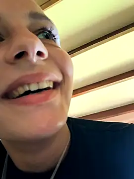 Snapshot of emma4xxx chatting on 25, 2, 2025 emma4xxx online show from 25, 2, 2025