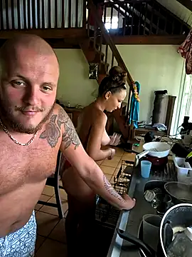 Snapshot of emma4xxx chatting on 7, 3, 2025 emma4xxx online show from 7, 3, 2025