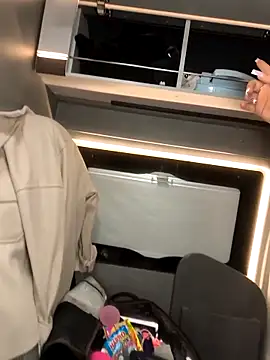 Snapshot of emma4xxx chatting on 14, 9, 2025 emma4xxx online show from 14, 9, 2025