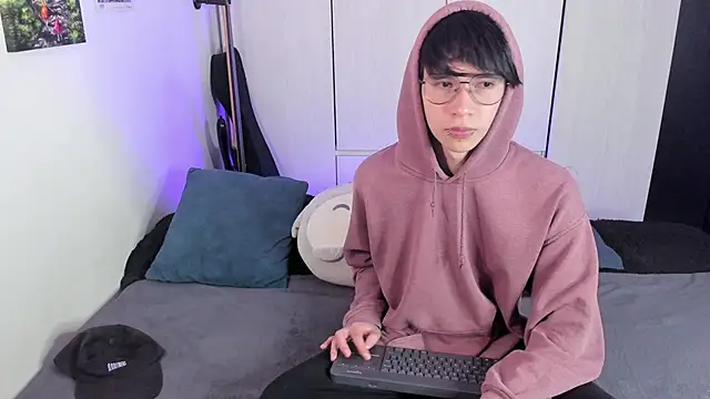 Aventure Twinks online show from 16, 12, 2024