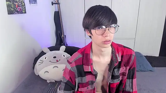 Aventure Twinks online show from 5, 2, 2025