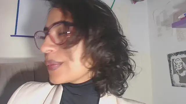 fantasty nylon online show from 4, 11, 2025