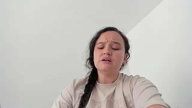 kattypinkk online show from 5, 3, 2025