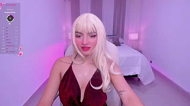 Snapshot of anahi_curlie1 chatting on 5, 2, 2025 anahi curlie1 online show from 5, 2, 2025