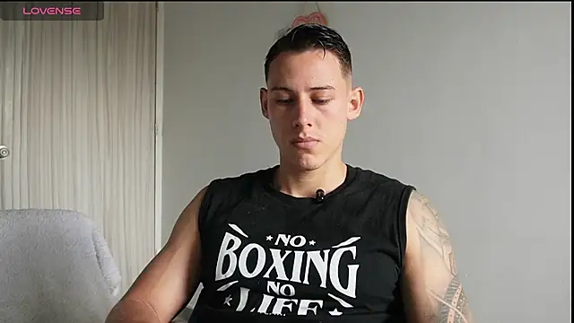 Snapshot of Muscle_King_Cum chatting on 2, 7, 2026 Muscle King Cum online show from 2, 7, 2026