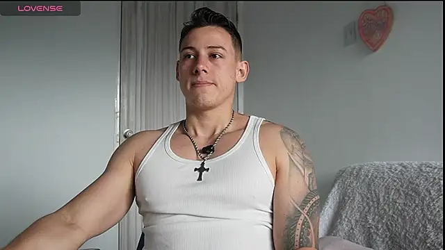 Snapshot of Muscle_King_Cum chatting on 4, 7, 2026 Muscle King Cum online show from 4, 7, 2026
