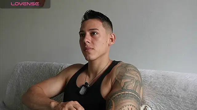 Snapshot of Muscle_King_Cum chatting on 17, 7, 2026 Muscle King Cum online show from 17, 7, 2026