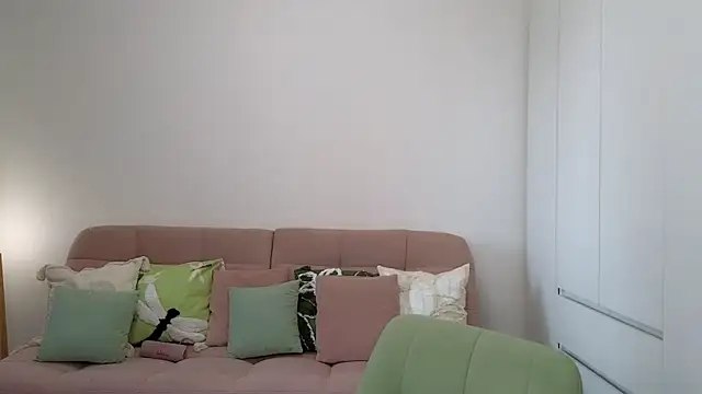 AliciaNewell online show from 19, 10, 2025