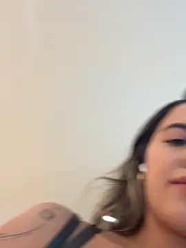 Emilia Bakerr online show from 17, 6, 2026