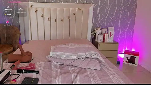 sofiacleyton1 online show from 15, 3, 2025