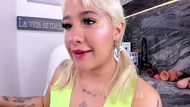 miss danika online show from 27, 1, 2025