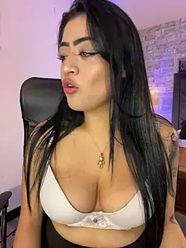 lucianaroy online show from 6, 12, 2024