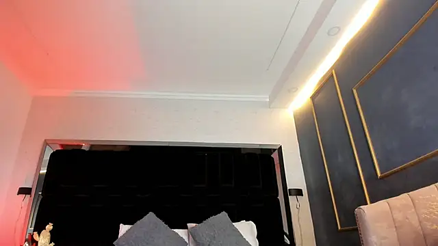 NikkySmiith online show from 26, 2, 2025