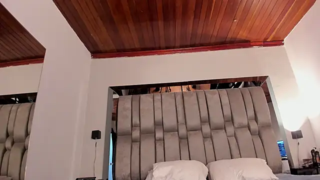 NikkySmiith online show from 7, 10, 2025