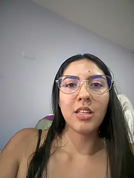 MarianaBenz online show from 7, 3, 2025