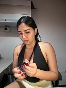 Snapshot of MarianaBenz chatting on 3, 4, 2026 MarianaBenz online show from 3, 4, 2026