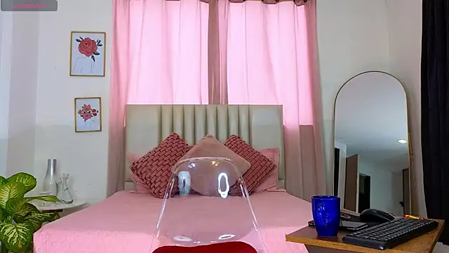 KristennBlue online show from 7, 1, 2025