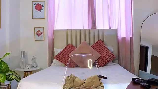 KristennBlue online show from 9, 2, 2025